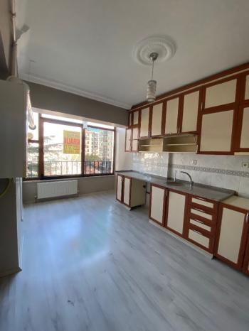 GÜVENAY - ÇORUM DR. İLHAN GÜREL CADDE ÜZERİ 3+1 KİRALIK DAİRE 