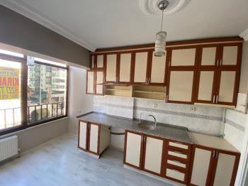 GÜVENAY - ÇORUM DR. İLHAN GÜREL CADDE ÜZERİ 3+1 KİRALIK DAİRE 