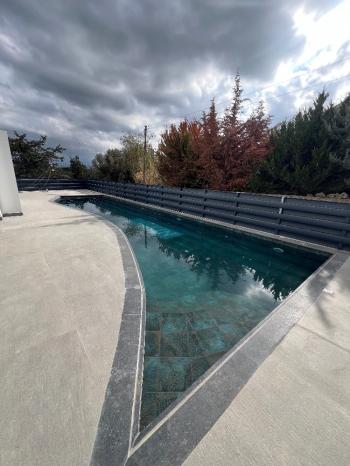 Çatalkoy Bolgesinde Dag ve Deniz Manzarali Dubleks Daireler