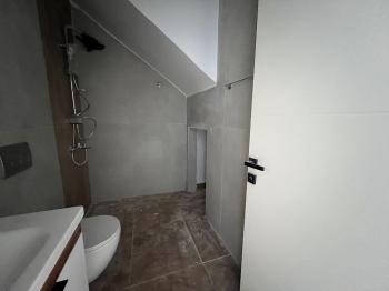 Çatalkoy Bolgesinde Dag ve Deniz Manzarali Dubleks Daireler