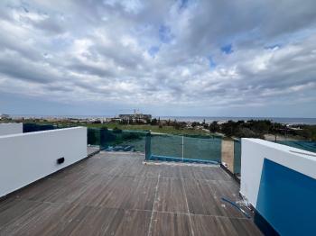 Çatalkoy Bolgesinde Dag ve Deniz Manzarali Dubleks Daireler