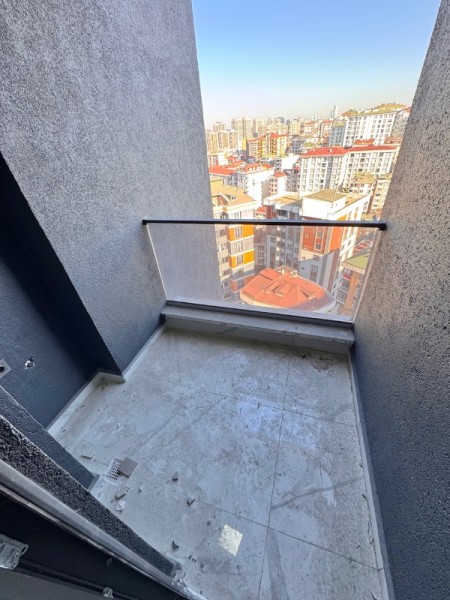 Çırçır Metro'ya Yakın Otoparklı Güvenlikli Site'de 9.Kat Sıfır Satılık Daire