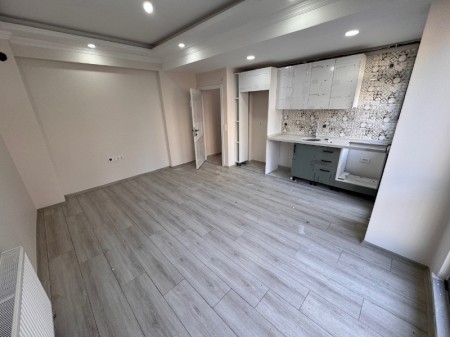 Alibeyköy Metro'ya Yakın Otoparklı Güvenlikli 2.Kat Satılık Daire