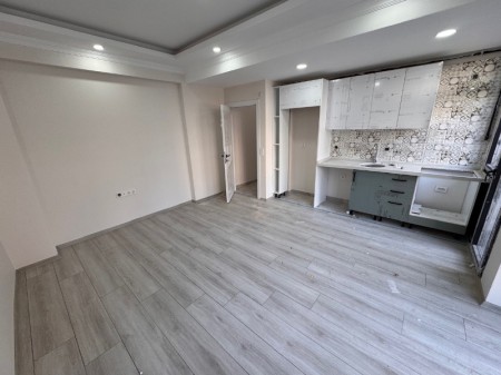 Alibeyköy Metro'ya Yakın Otoparklı Güvenlikli 2.Kat Satılık Daire