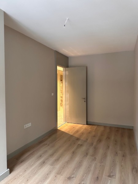 Akşemsettin Siris Yapı 2+1 Ön Cephe Büyük Satılık Daire
