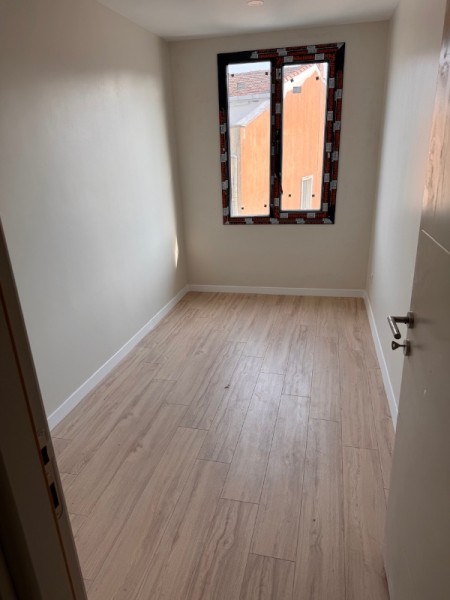 Akşemsettin'de Otoparklı 7.Kat 2+1 Sıfır Satılık Daire