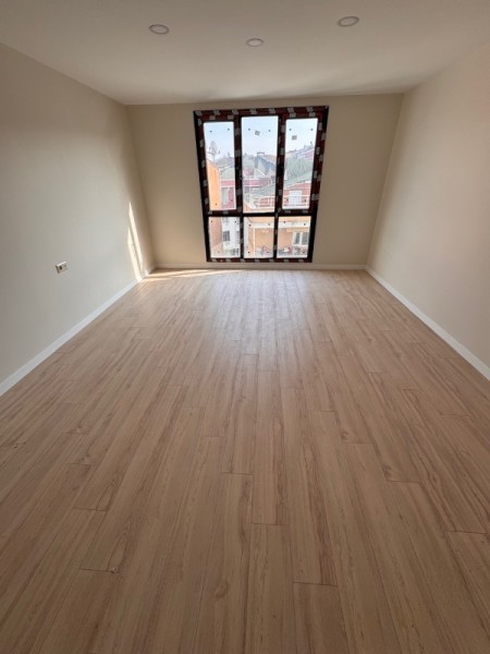 Akşemsettin'de Otoparklı 7.Kat 2+1 Sıfır Satılık Daire