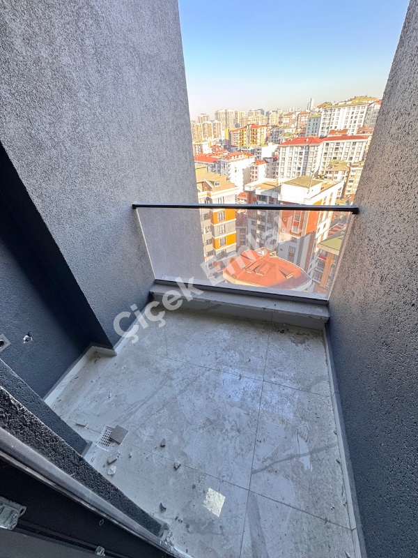 Çırçır Metro'ya Yakın Otoparklı Güvenlikli Site'de 9.Kat Sıfır Satılık Daire