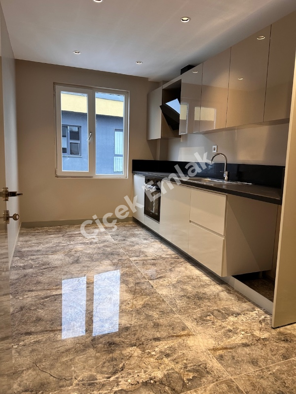 Akşemsettin Siris Yapı 2+1 Ön Cephe Büyük Satılık Daire