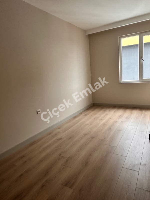 Akşemsettin Siris Yapı 2+1 Ön Cephe Büyük Satılık Daire