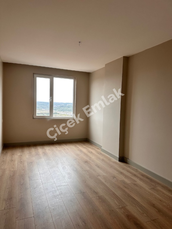 Akşemsettin Siris Yapı 2+1 Ön Cephe Büyük Satılık Daire