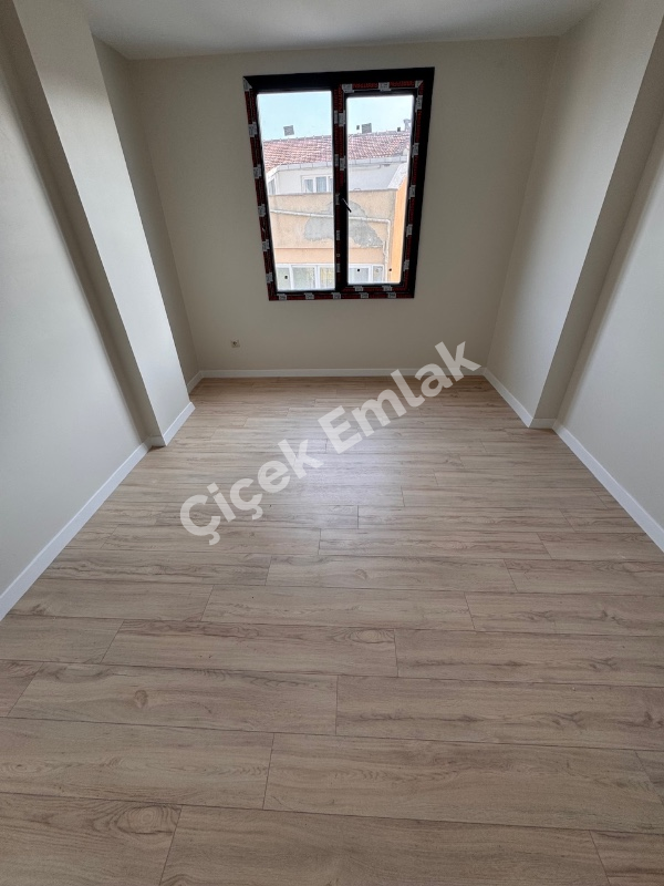 Akşemsettin'de Otoparklı 7.Kat 2+1 Sıfır Satılık Daire