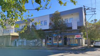 GİRNE MAH. JANDARMA YOLUNA CEPHELİ SATILIK BİNA VE 977 m² ARSASI