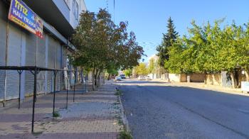 GİRNE MAH. JANDARMA YOLUNA CEPHELİ SATILIK BİNA VE 977 m² ARSASI