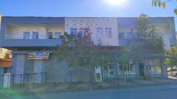 GİRNE MAH. JANDARMA YOLUNA CEPHELİ SATILIK BİNA VE 977 m² ARSASI