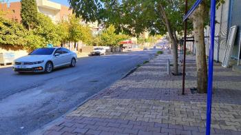 GİRNE MAH. JANDARMA YOLUNA CEPHELİ SATILIK BİNA VE 977 m² ARSASI