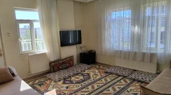 GİRNE MAH. JANDARMA YOLUNA CEPHELİ SATILIK BİNA VE 977 m² ARSASI