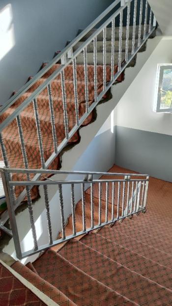 GİRNE MAH. JANDARMA YOLUNA CEPHELİ SATILIK BİNA VE 977 m² ARSASI