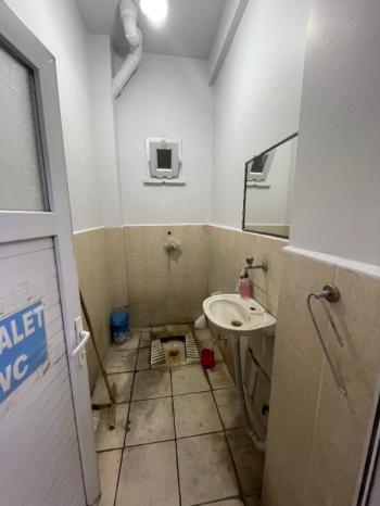 AFYON ÜÇOK EMLAKTAN İSTİKLAL MAH CADDE ÜZERİ SATILIK 50M² DÜKKAN