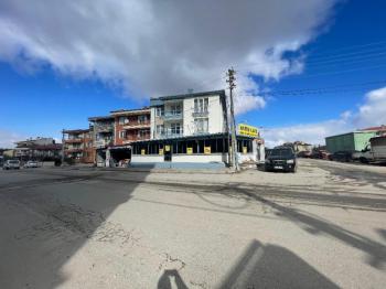 AFYON ÜÇOK EMLAKTAN SAHİPATA MAH SATILIK KÖŞE KONUMLU DÜKKAN