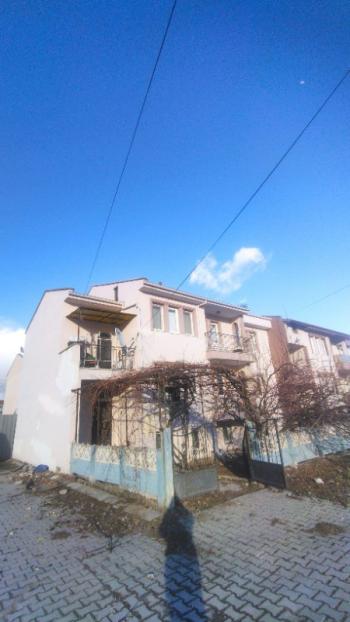 AFYON ÜÇOK EMLAKTAN OSMAN GAZİ MAH KİRALIK 3+1 DAİRE