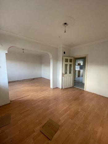 AFYON ÜÇOK EMLAKTAN OSMAN GAZİ MAH KİRALIK 3+1 DAİRE