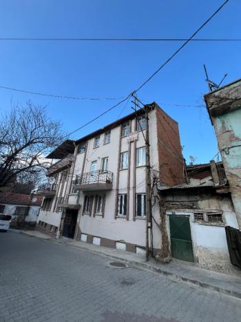AFYON ÜÇOK EMLAKTAN SÜMER MAH. KİRALIK 1+1