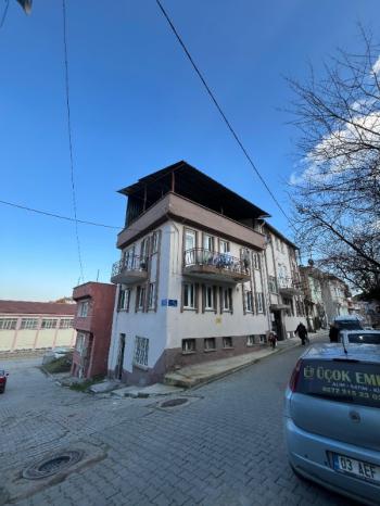 AFYON ÜÇOK EMLAKTAN  SÜMER MAH. KİRALIK 1+1