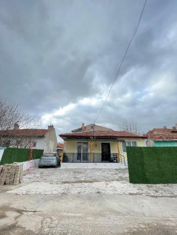 AFYON ÜÇOK EMLAKTAN SATILIK 3+1 MÜSTAKİL EV