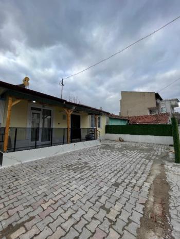 AFYON ÜÇOK EMLAKTAN SATILIK 3+1 MÜSTAKİL EV
