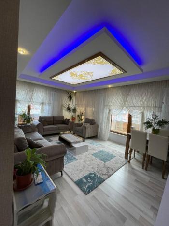 AFYON ÜÇOK EMLAKTAN SAHİPATA MAH SATILIK ARAKAT 3+1 DAİRE