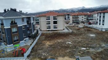 AFYON ÜÇOK EMLAKTAN KANLICA MAH SATILIK 2+1 SIFIR LÜKS TEMELDEN DAİRELER