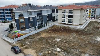 AFYON ÜÇOK EMLAKTAN KANLICA MAH SATILIK 2+1 SIFIR LÜKS TEMELDEN DAİRELER