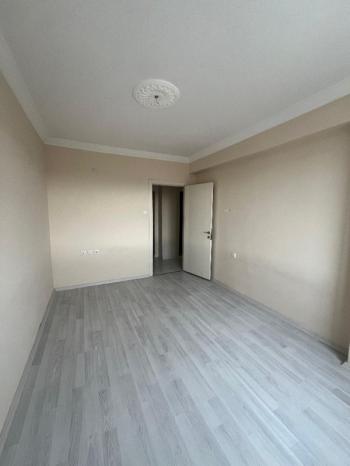 AFYON ÜÇOK EMLAKTAN YENİCE MAH KİRALIK 4+1 GENİŞ DAİRE