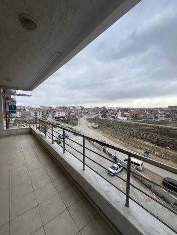 AFYON ÜÇOK EMLAKTAN YENİCE MAH KİRALIK 4+1 GENİŞ DAİRE