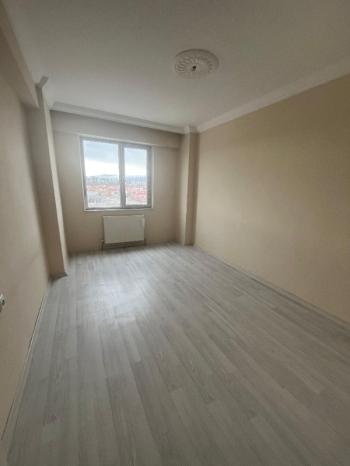 AFYON ÜÇOK EMLAKTAN YENİCE MAH KİRALIK 4+1 GENİŞ DAİRE