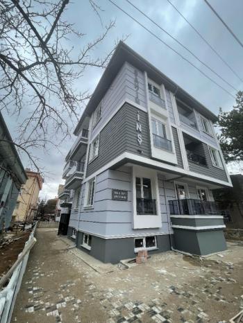 AFYON ÜÇOK EMLAKTAN SAHİPATA MAH DA SATILIK LÜKS 3+1 SIFIR DAİRELER