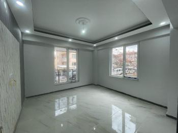 AFYON ÜÇOK EMLAKTAN SAHİPATA MAH SATILIK SIFIR LÜKS 3+1 DAİRE 