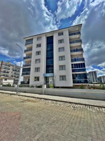 AFYON ÜÇOK EMLAKTAN ERKMEN CUMHURİYET MAH KİRALIK 4+1 DAİRE