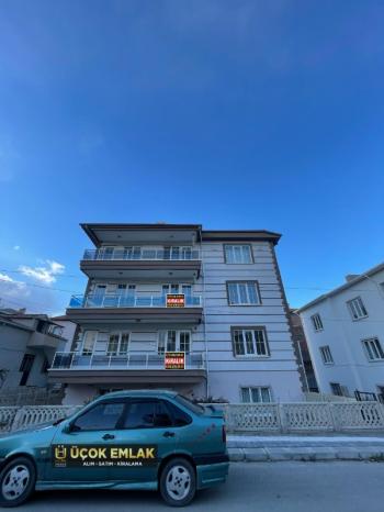 AFYON ÜÇOK EMLAKTAN ALİ İHSANPAŞA MAH KİRALIK 3+1 TEMİZ BAKIMLI DAİRELER