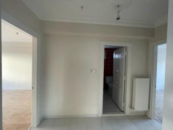 AFYON ÜÇOK EMLAKTAN ALİ İHSANPAŞA MAH KİRALIK 3+1 TEMİZ BAKIMLI DAİRELER