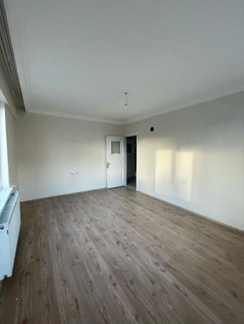 AFYON ÜÇOK EMLAKTAN ALİ İHSANPAŞA MAH KİRALIK 3+1 TEMİZ BAKIMLI DAİRELER