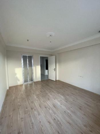 AFYON ÜÇOK EMLAKTAN ALİ İHSANPAŞA MAH KİRALIK 3+1 TEMİZ BAKIMLI DAİRELER