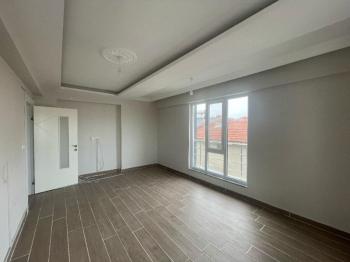 AFYON ÜÇOK EMLAKTAN MAREŞAL MAH KİRALIK ARAKAT SIFIR AYARINDA 2+1 DAİRE 