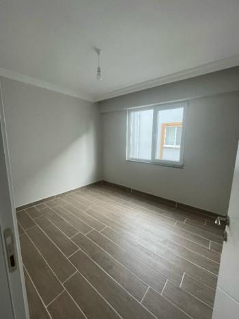 AFYON ÜÇOK EMLAKTAN MAREŞAL MAH KİRALIK ARAKAT SIFIR AYARINDA 2+1 DAİRE 