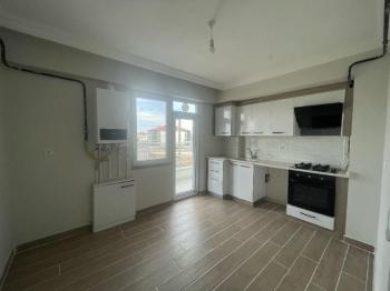AFYON ÜÇOK EMLAKTAN MAREŞAL MAH KİRALIK ARAKAT SIFIR AYARINDA 2+1 DAİRE 