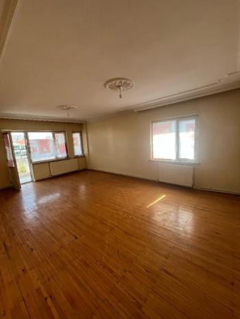 AFYON ÜÇOK EMLAKTAN MAREŞAL MAH. KİRALIK 3+1 DAİRE