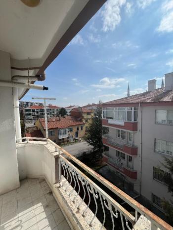 AFYON ÜÇOK EMLAKTAN MAREŞAL MAH. KİRALIK 3+1 DAİRE