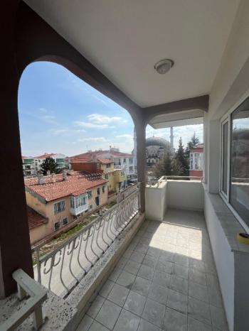AFYON ÜÇOK EMLAKTAN MAREŞAL MAH. KİRALIK 3+1 DAİRE