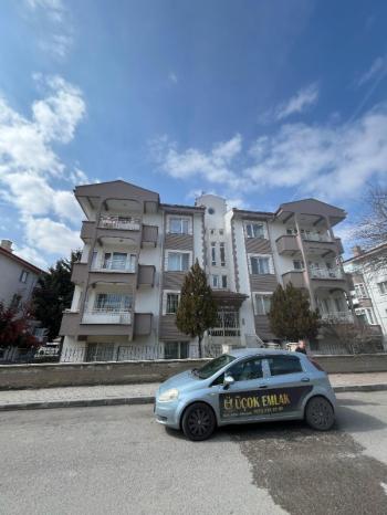 AFYON ÜÇOK EMLAKTAN MAREŞAL MAH. KİRALIK 3+1 DAİRE
